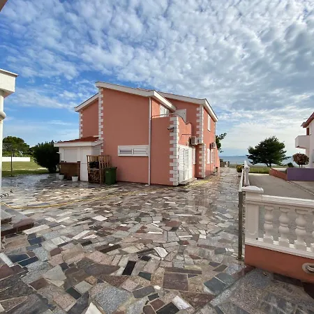 Apartment Nives *